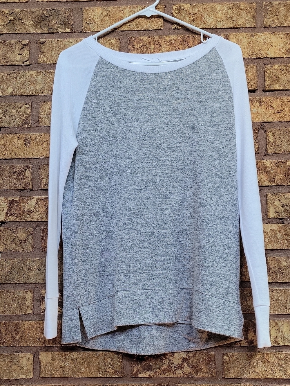 GAP Softspun Raglan Sweater Gray White Colorblock Lightweight Size XS Stretch